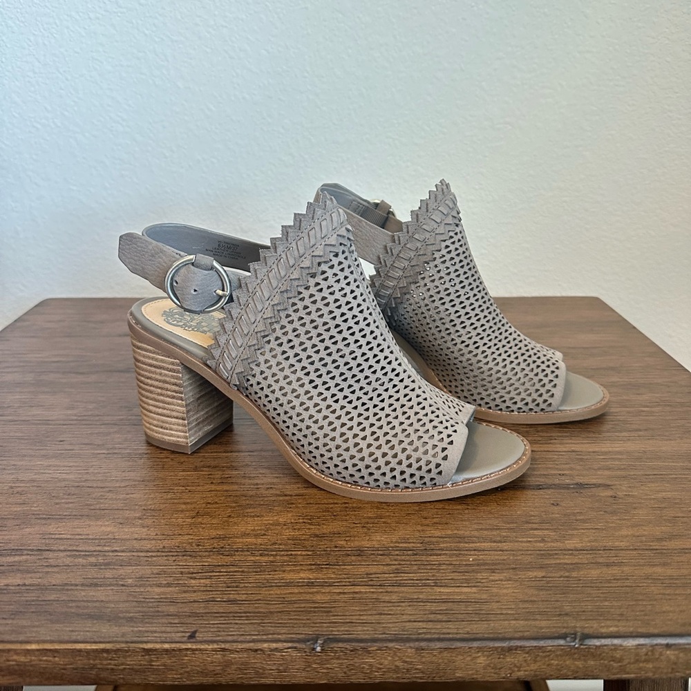 Vince Camuto Grey Open-Toed Chunky Heel Size 6.5 - image 3